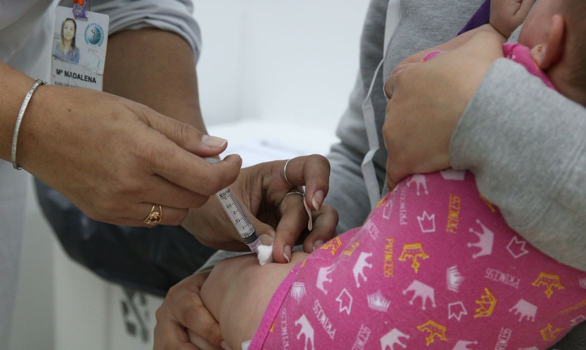 29122022 arquivo vacina covid bebe agencia brasil rovena rosa