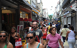 24062015_turistas_compras